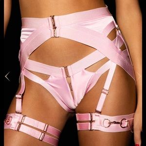 Kukuro Blush Garter Belt